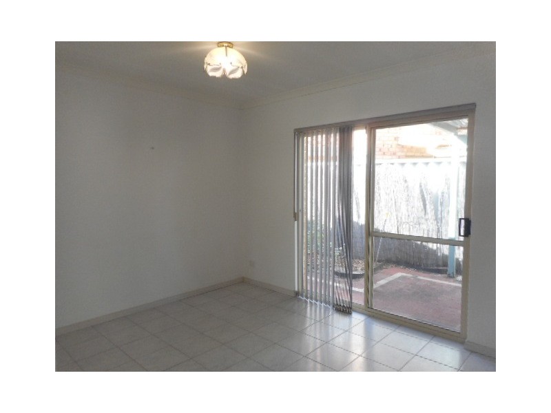 4/16 Avery Avenue, Dianella WA 6059