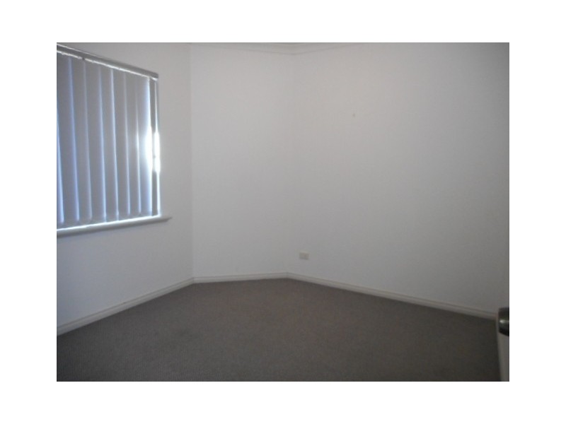 4/16 Avery Avenue, Dianella WA 6059