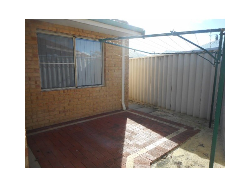 4/16 Avery Avenue, Dianella WA 6059