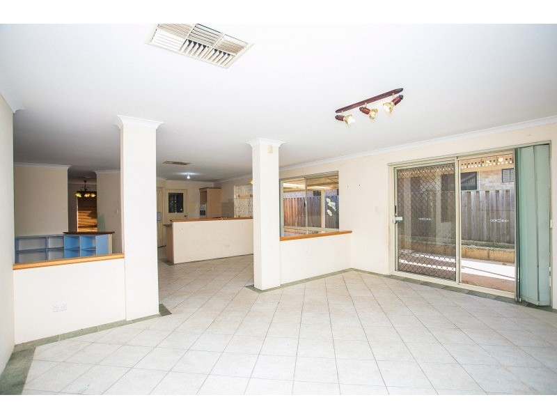 16 Sandison Way, Landsdale WA 6065