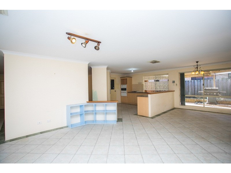 16 Sandison Way, Landsdale WA 6065