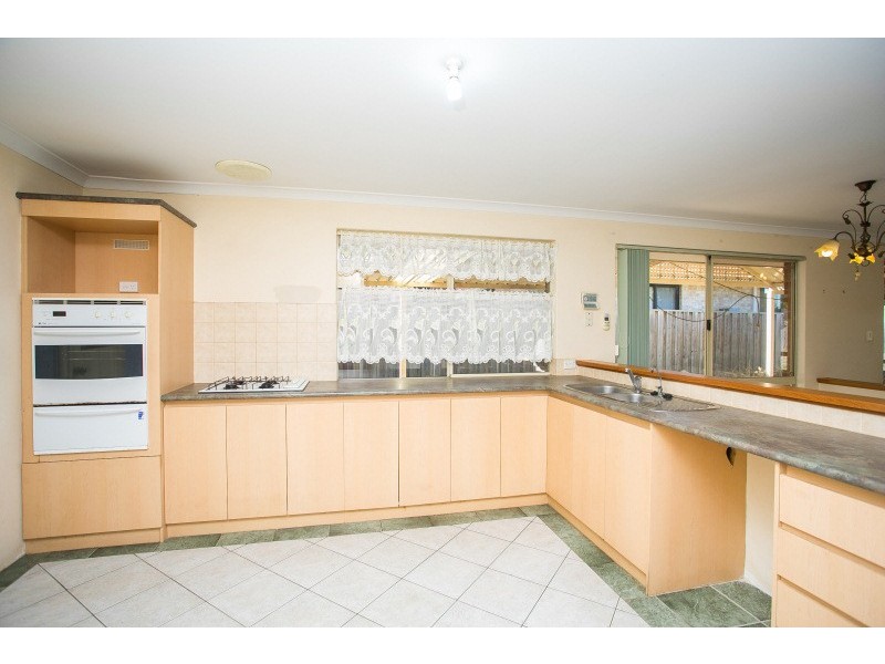 16 Sandison Way, Landsdale WA 6065