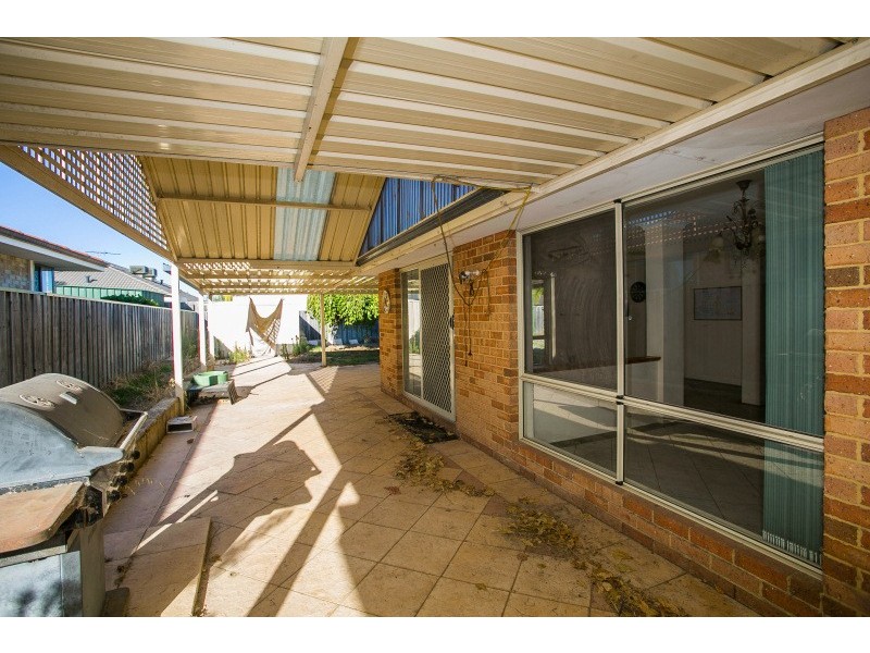 16 Sandison Way, Landsdale WA 6065