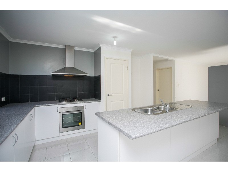 21 Scarpview Place, East Cannington WA 6107