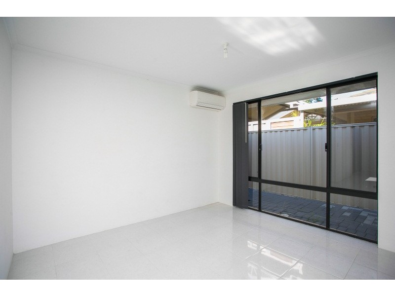 21 Scarpview Place, East Cannington WA 6107