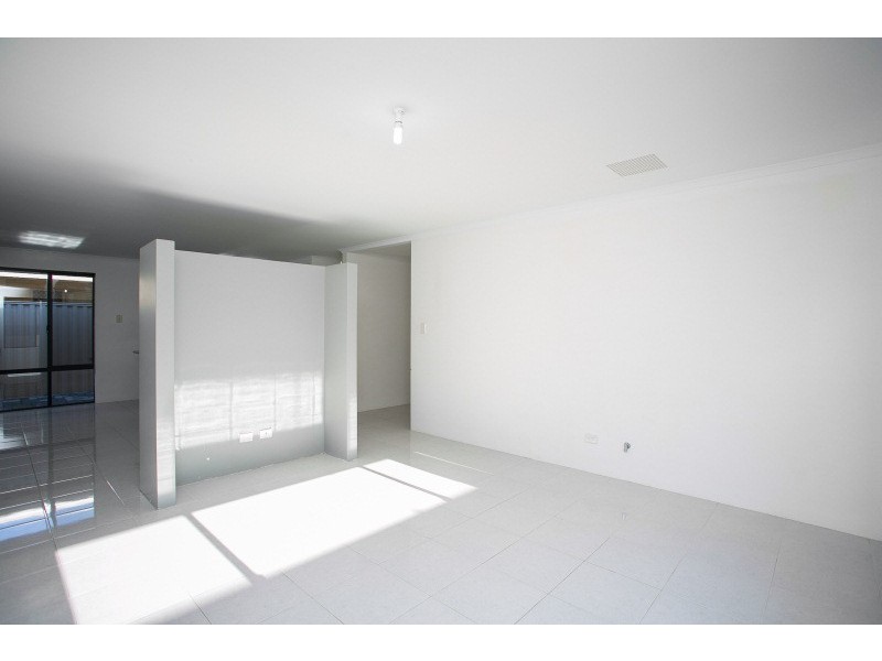 21 Scarpview Place, East Cannington WA 6107