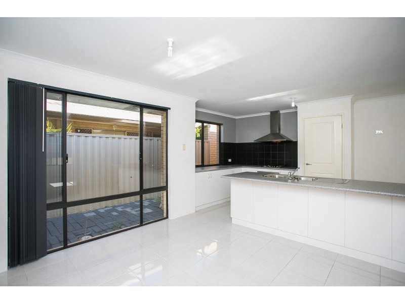 21 Scarpview Place, East Cannington WA 6107