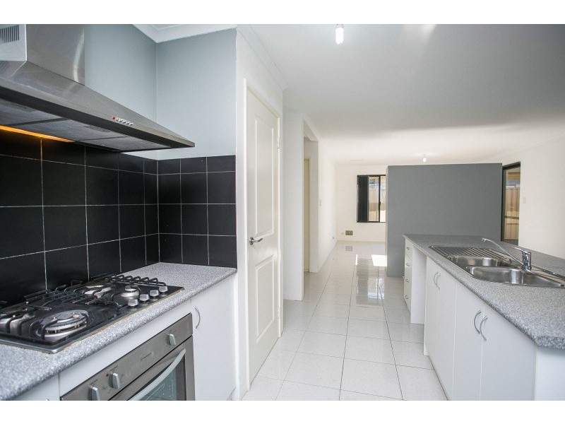 21 Scarpview Place, East Cannington WA 6107