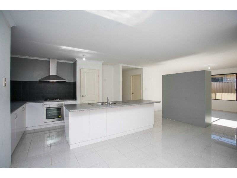 21 Scarpview Place, East Cannington WA 6107
