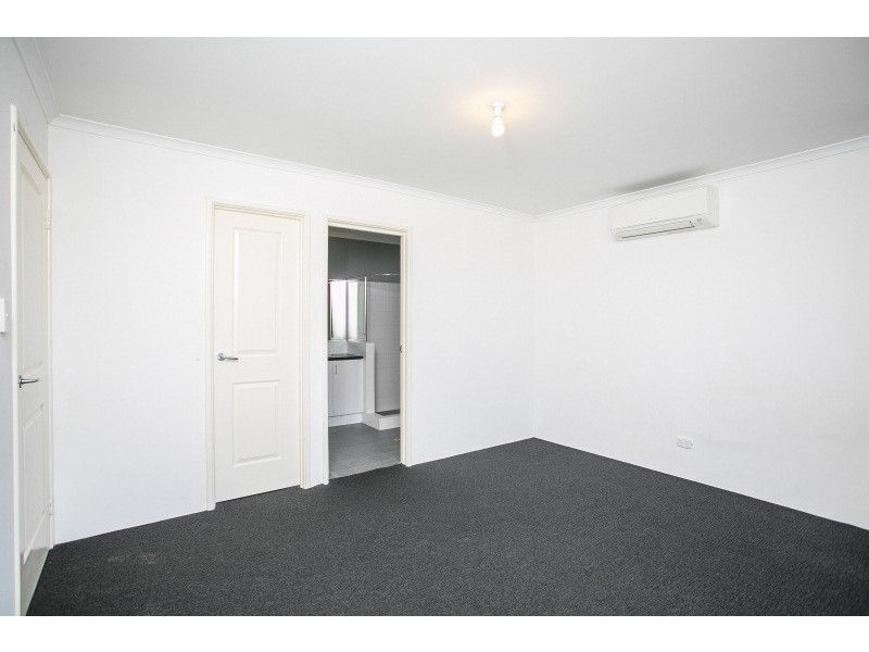 21 Scarpview Place, East Cannington WA 6107