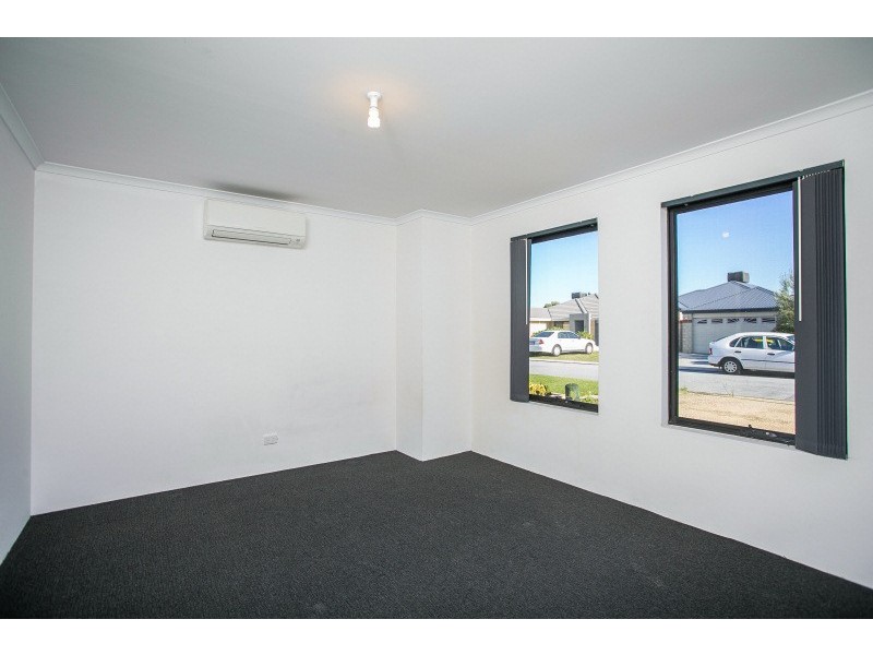 21 Scarpview Place, East Cannington WA 6107