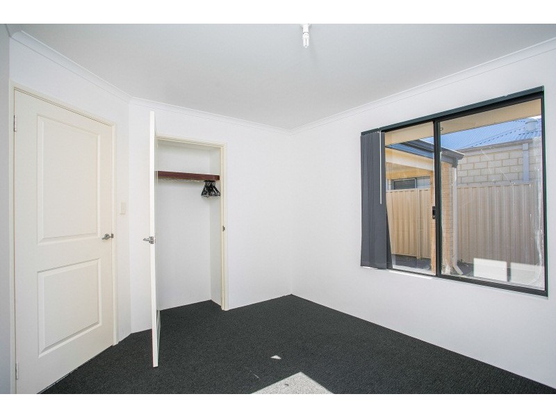 21 Scarpview Place, East Cannington WA 6107