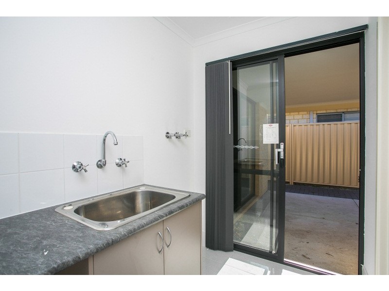 21 Scarpview Place, East Cannington WA 6107