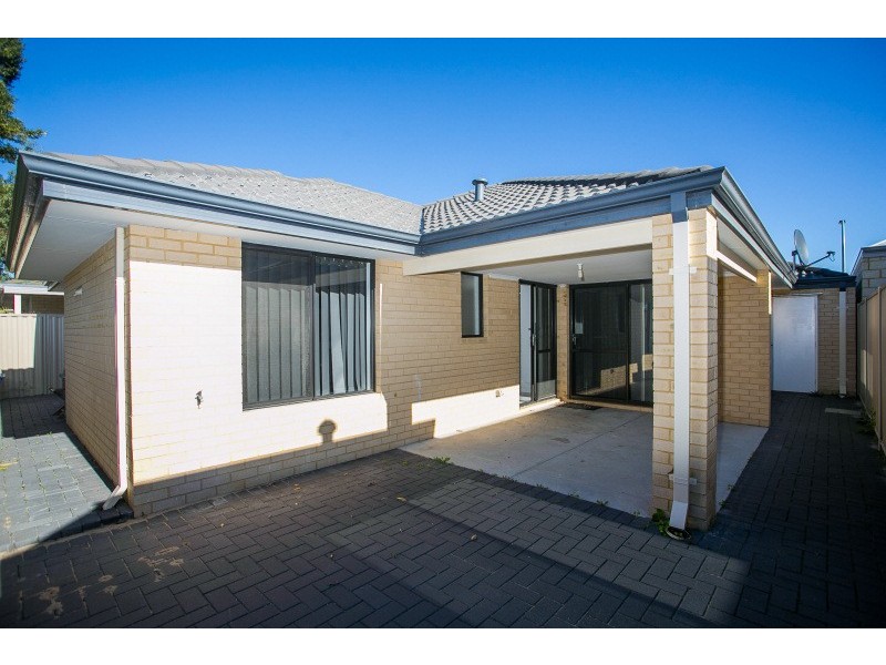 21 Scarpview Place, East Cannington WA 6107