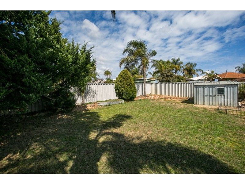 14 Werloo Court, Leda WA 6170