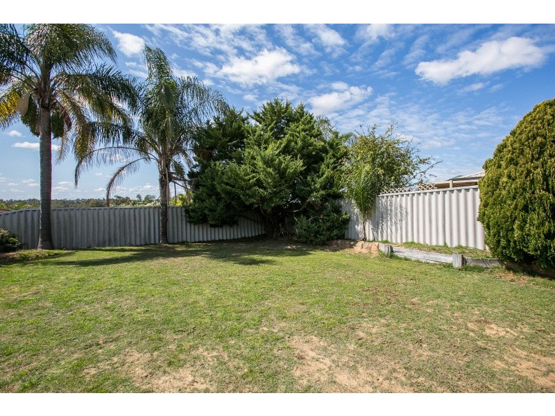 14 Werloo Court, Leda WA 6170