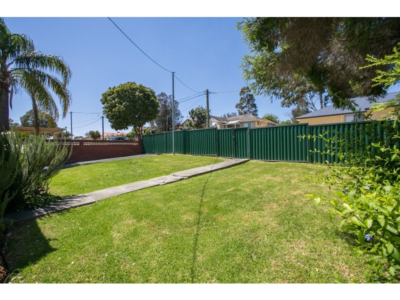 15 Koolgoo Way, Koongamia WA 6056