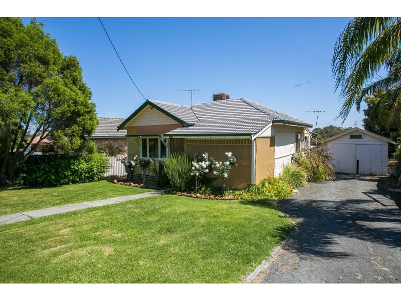 15 Koolgoo Way, Koongamia WA 6056