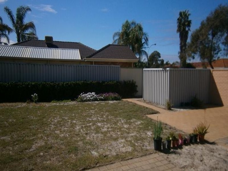 5 Cocos Grove, Kiara WA 6054