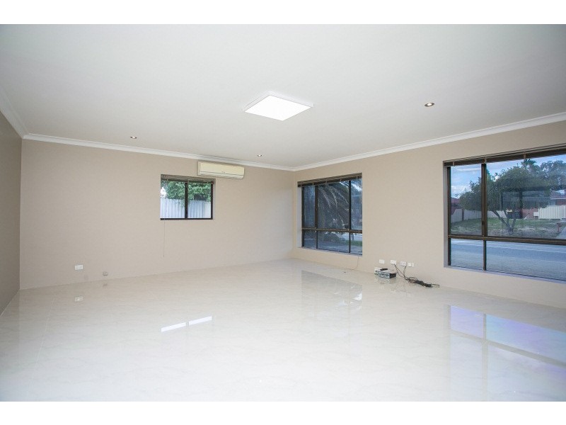 77 Maguire Avenue, Beechboro WA 6063