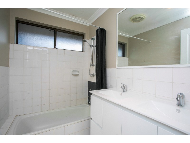 77 Maguire Avenue, Beechboro WA 6063