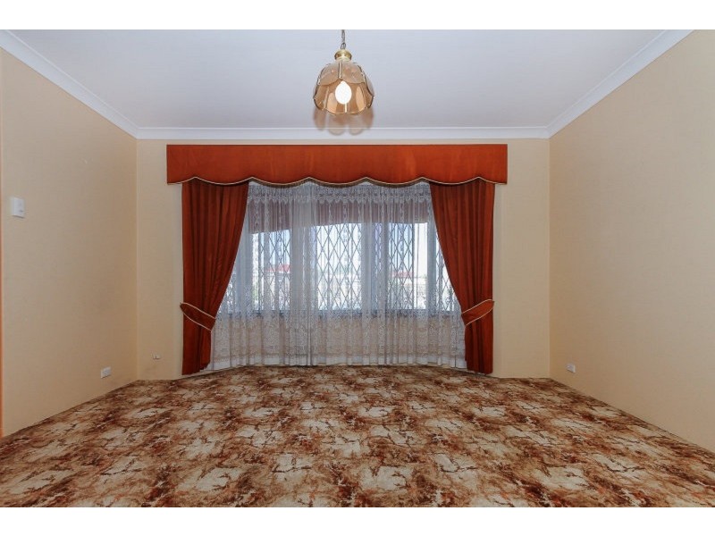 5 Madeira Avenue, Beechboro WA 6063