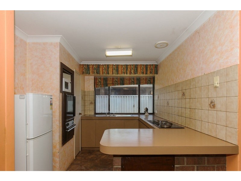 5 Madeira Avenue, Beechboro WA 6063