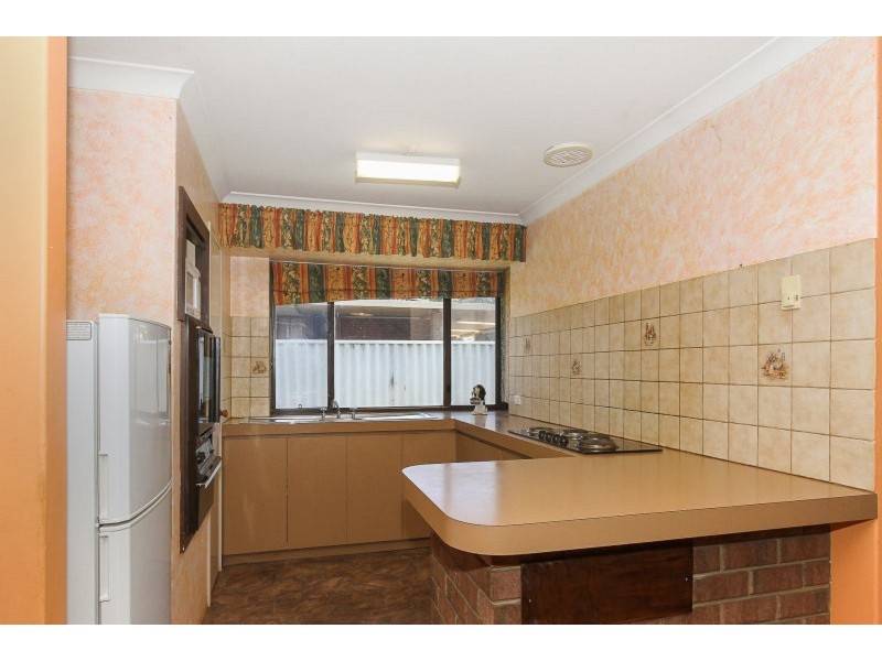5 Madeira Avenue, Beechboro WA 6063