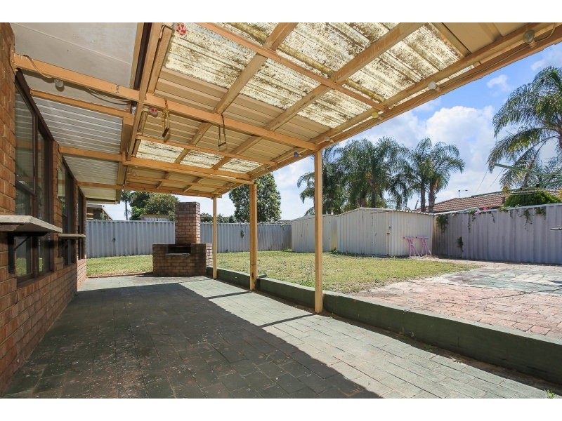 5 Madeira Avenue, Beechboro WA 6063