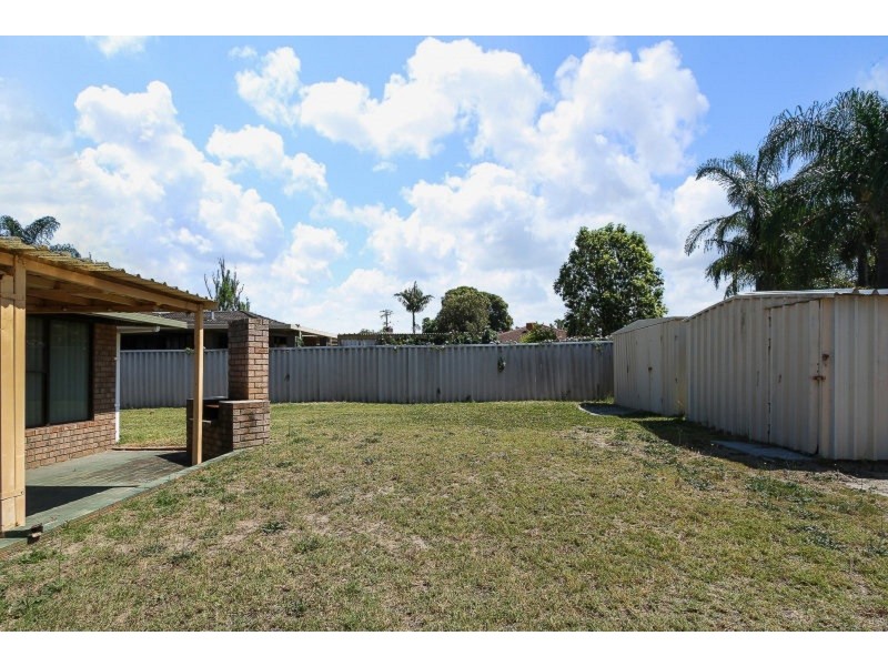 5 Madeira Avenue, Beechboro WA 6063