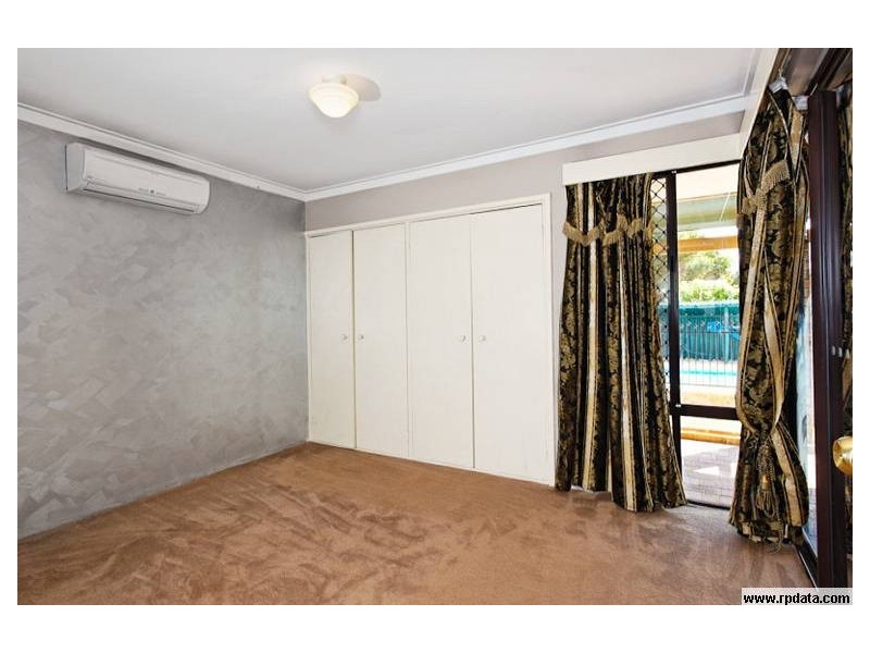 16 Logpine Crescent, Camillo WA 6111