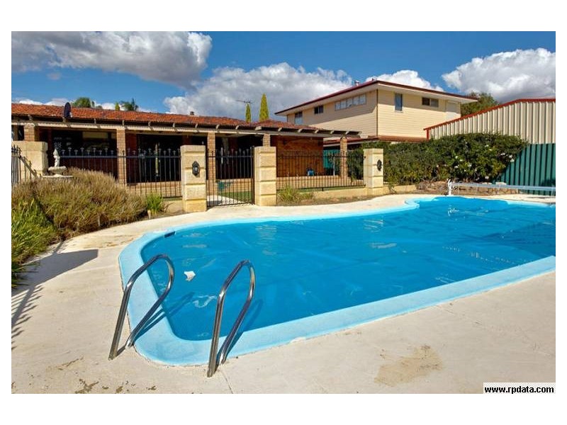 16 Logpine Crescent, Camillo WA 6111