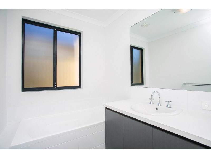 201B Landsdale Road, Landsdale WA 6065