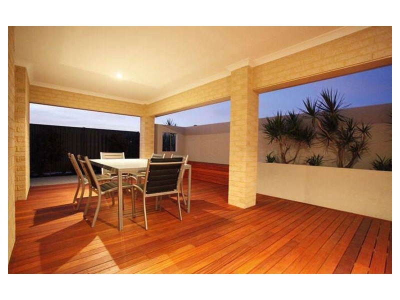 8 Safford Avenue, Aveley WA 6069