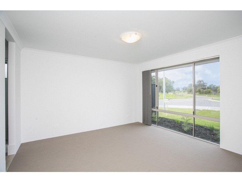 30 Sam Rosa Place, Caversham WA 6055