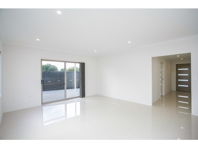 30 Sam Rosa Place, Caversham WA 6055