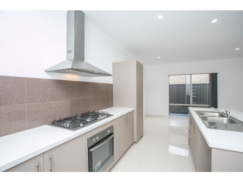 30 Sam Rosa Place, Caversham WA 6055