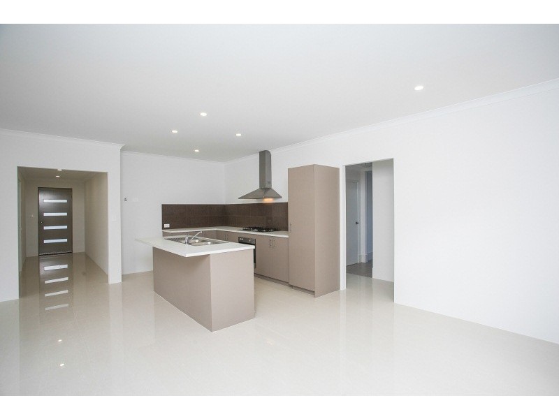 30 Sam Rosa Place, Caversham WA 6055