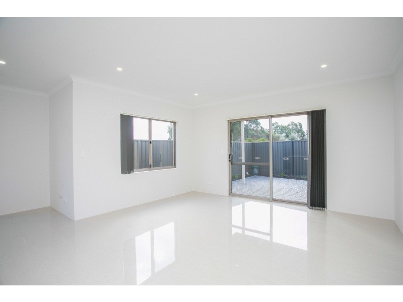 30 Sam Rosa Place, Caversham WA 6055