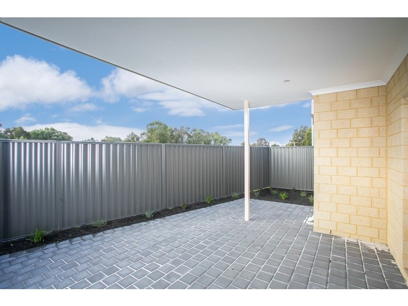 30 Sam Rosa Place, Caversham WA 6055