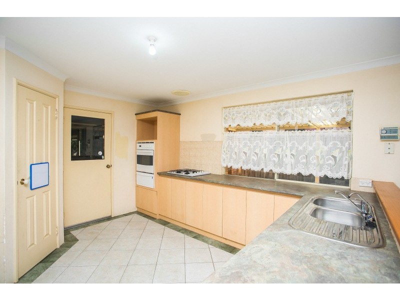 16 Sandison Way, Landsdale WA 6065