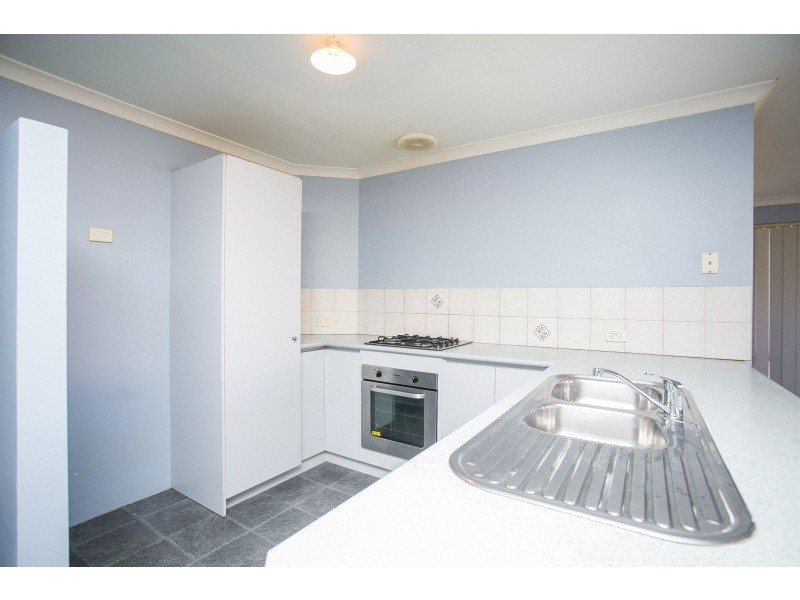 5 Hueston Lookout, Leda WA 6170