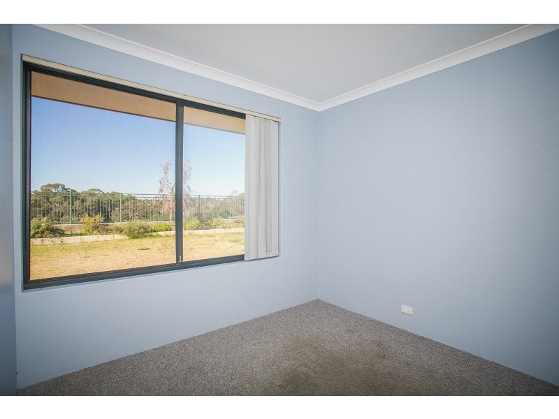 5 Hueston Lookout, Leda WA 6170