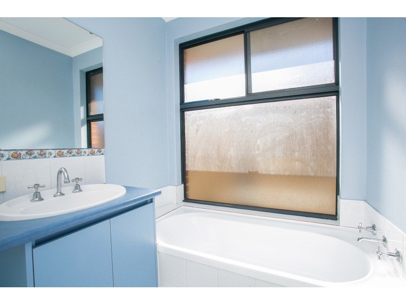 5 Hueston Lookout, Leda WA 6170