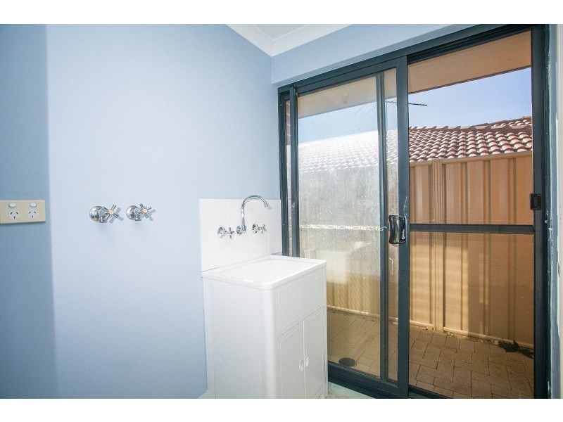 5 Hueston Lookout, Leda WA 6170