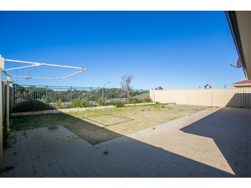 5 Hueston Lookout, Leda WA 6170