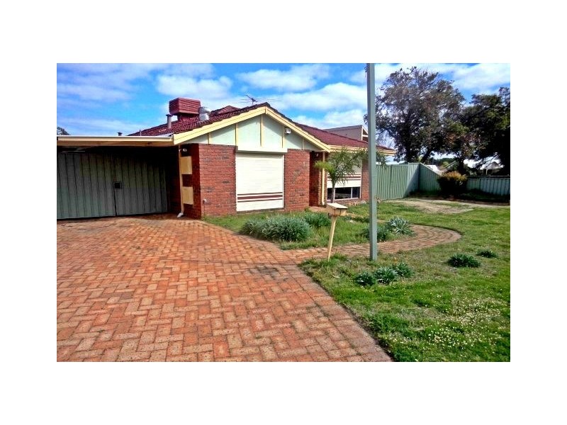 1 Beeston Crescent, Marangaroo WA 6064