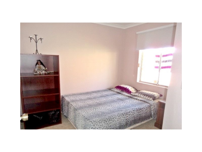 1 Beeston Crescent, Marangaroo WA 6064