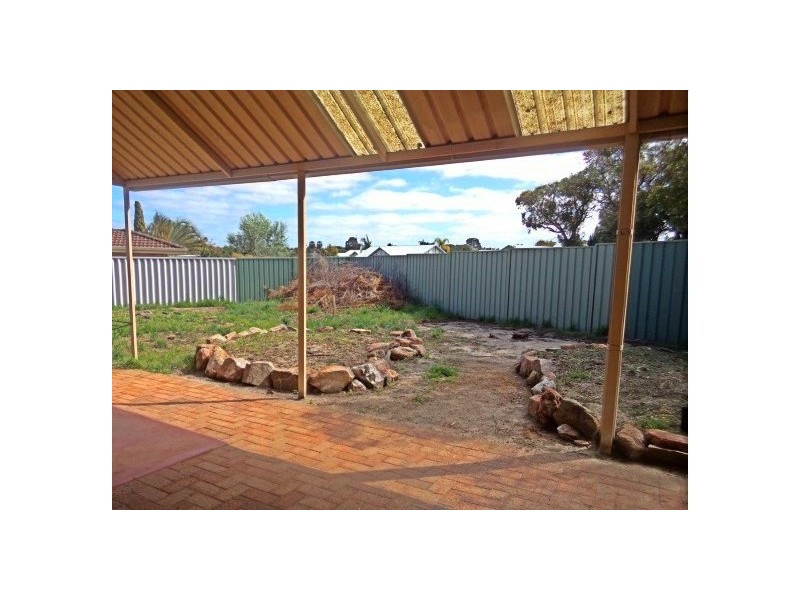 1 Beeston Crescent, Marangaroo WA 6064