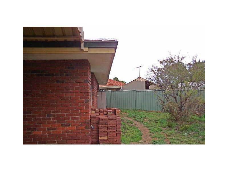 1 Beeston Crescent, Marangaroo WA 6064